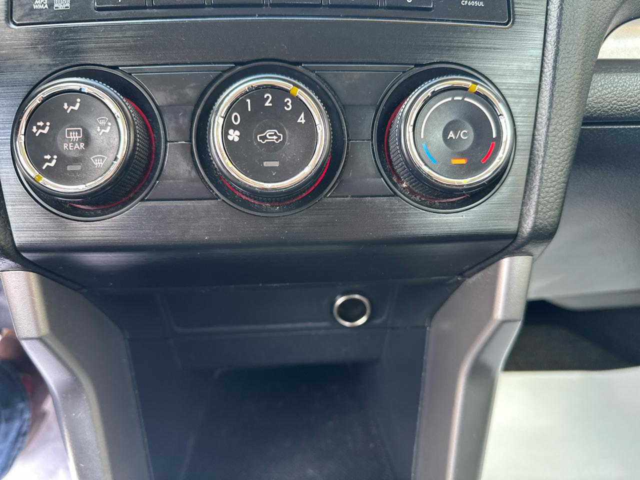 Subaru Forester 4dr CVT 2.5i PZEV 2015