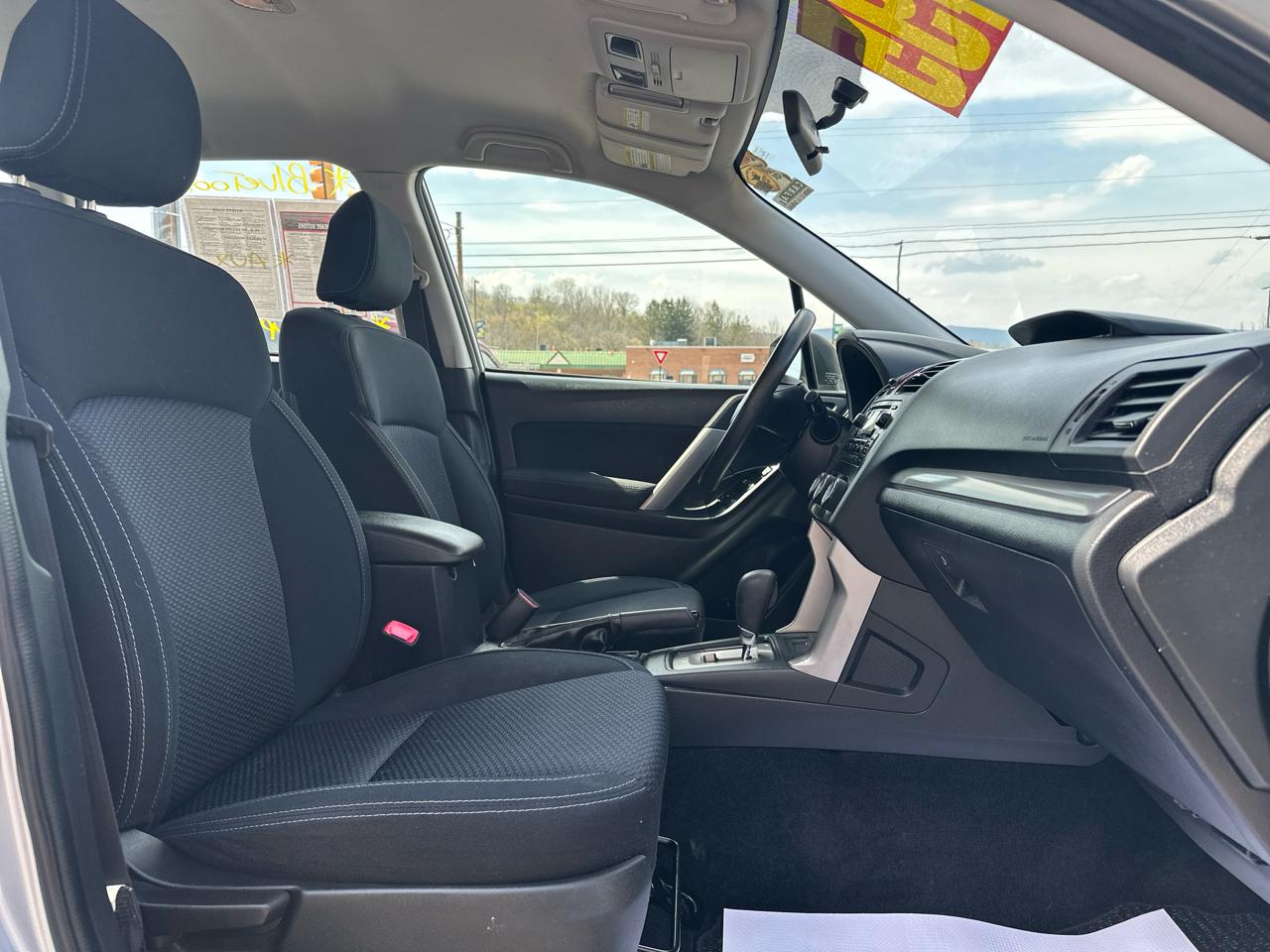 Subaru Forester 4dr CVT 2.5i PZEV 2015