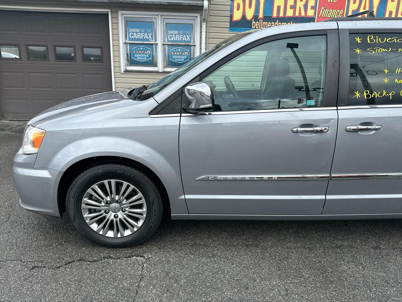 Chrysler Town & Country 4dr Wgn Touring-L 2013