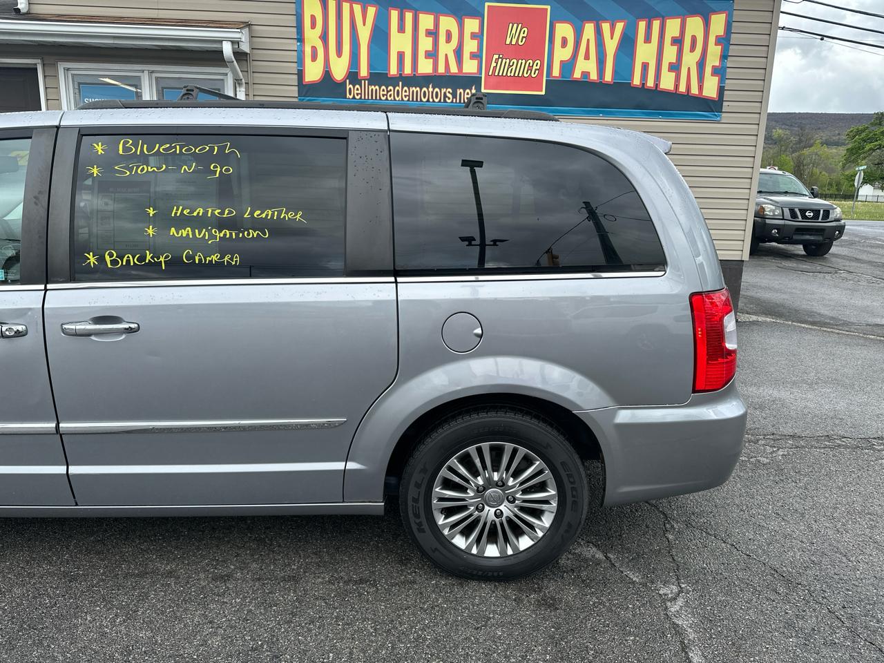 Chrysler Town & Country 4dr Wgn Touring-L 2013