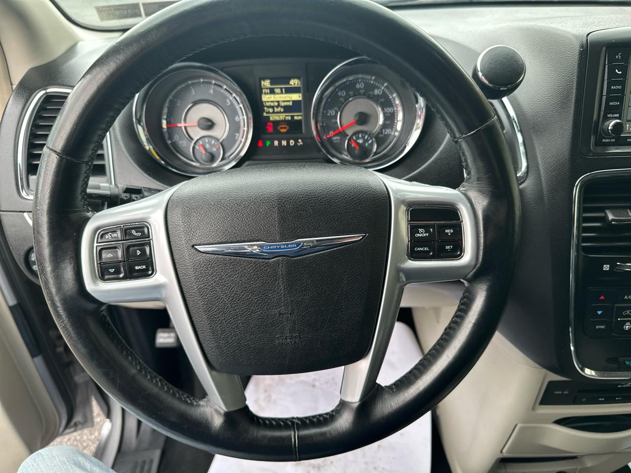 Chrysler Town & Country 4dr Wgn Touring-L 2013