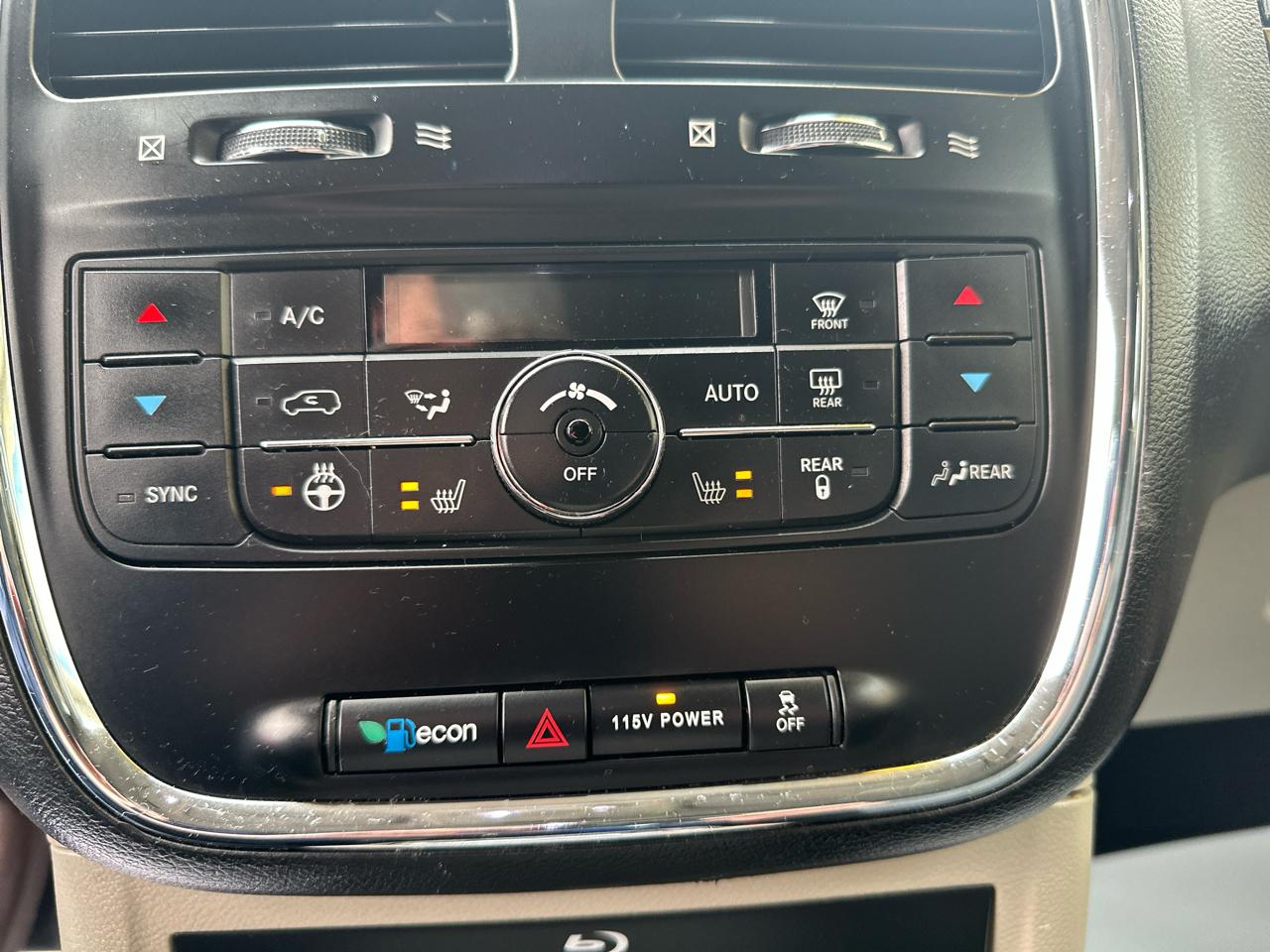 Chrysler Town & Country 4dr Wgn Touring-L 2013