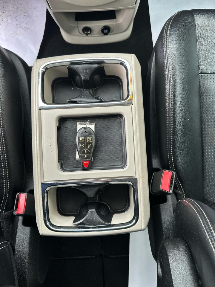 Chrysler Town & Country 4dr Wgn Touring-L 2013