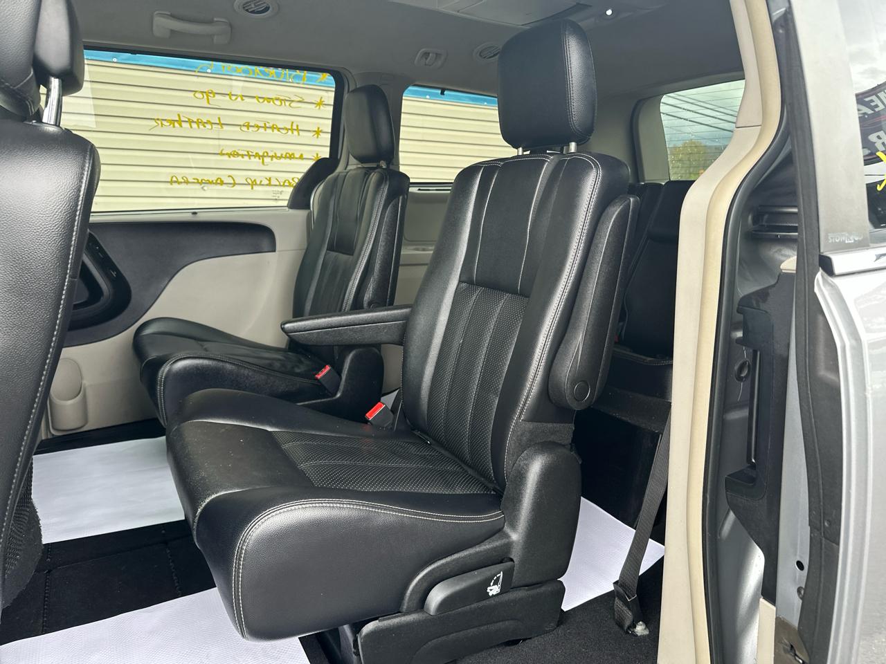 Chrysler Town & Country 4dr Wgn Touring-L 2013