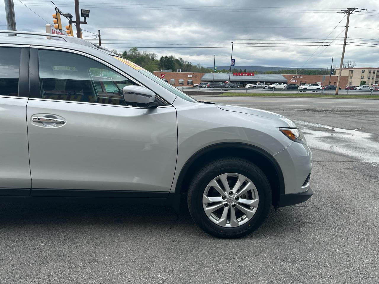 Nissan Rogue AWD 4dr SV 2016