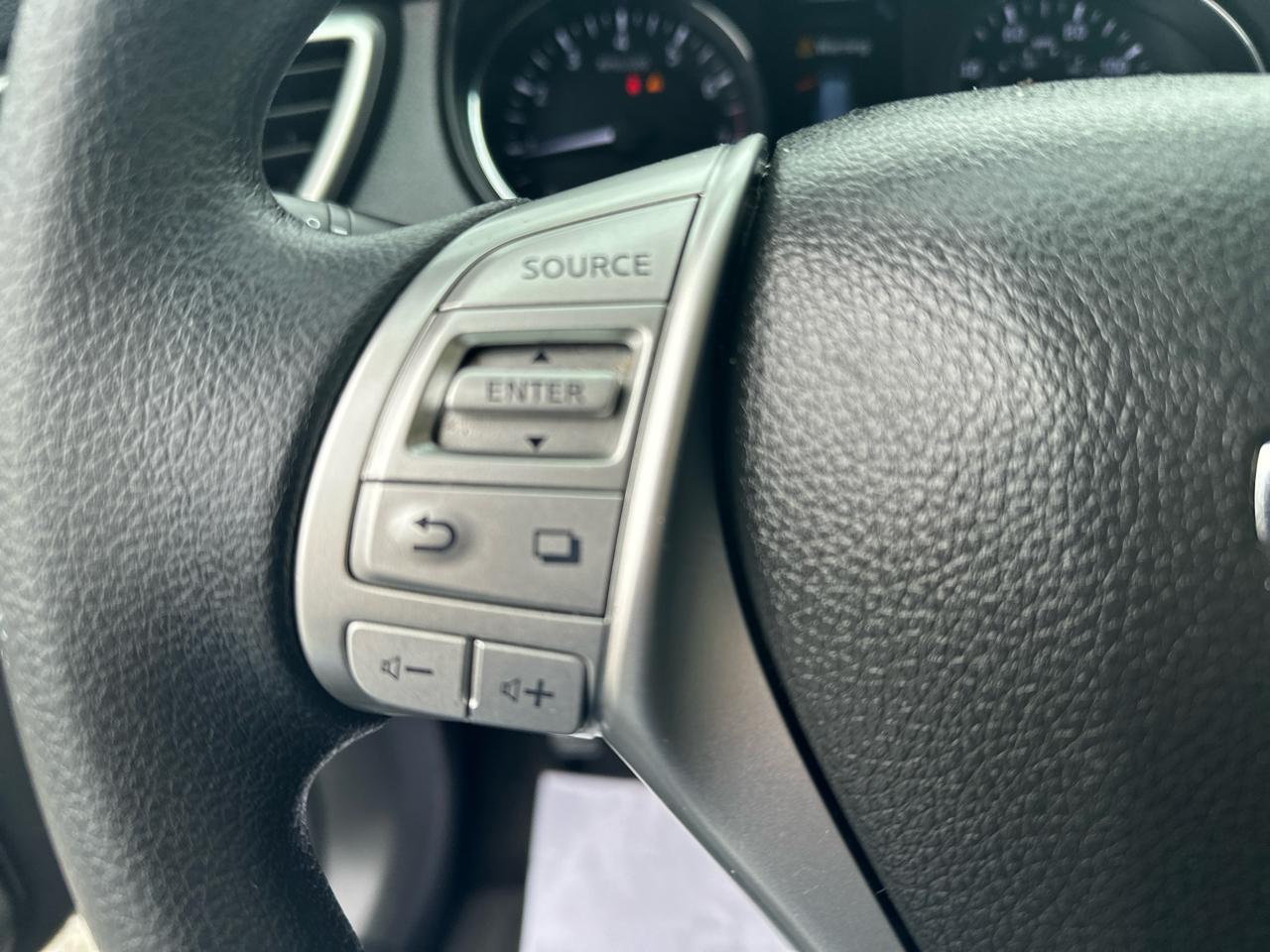 Nissan Rogue AWD 4dr SV 2016