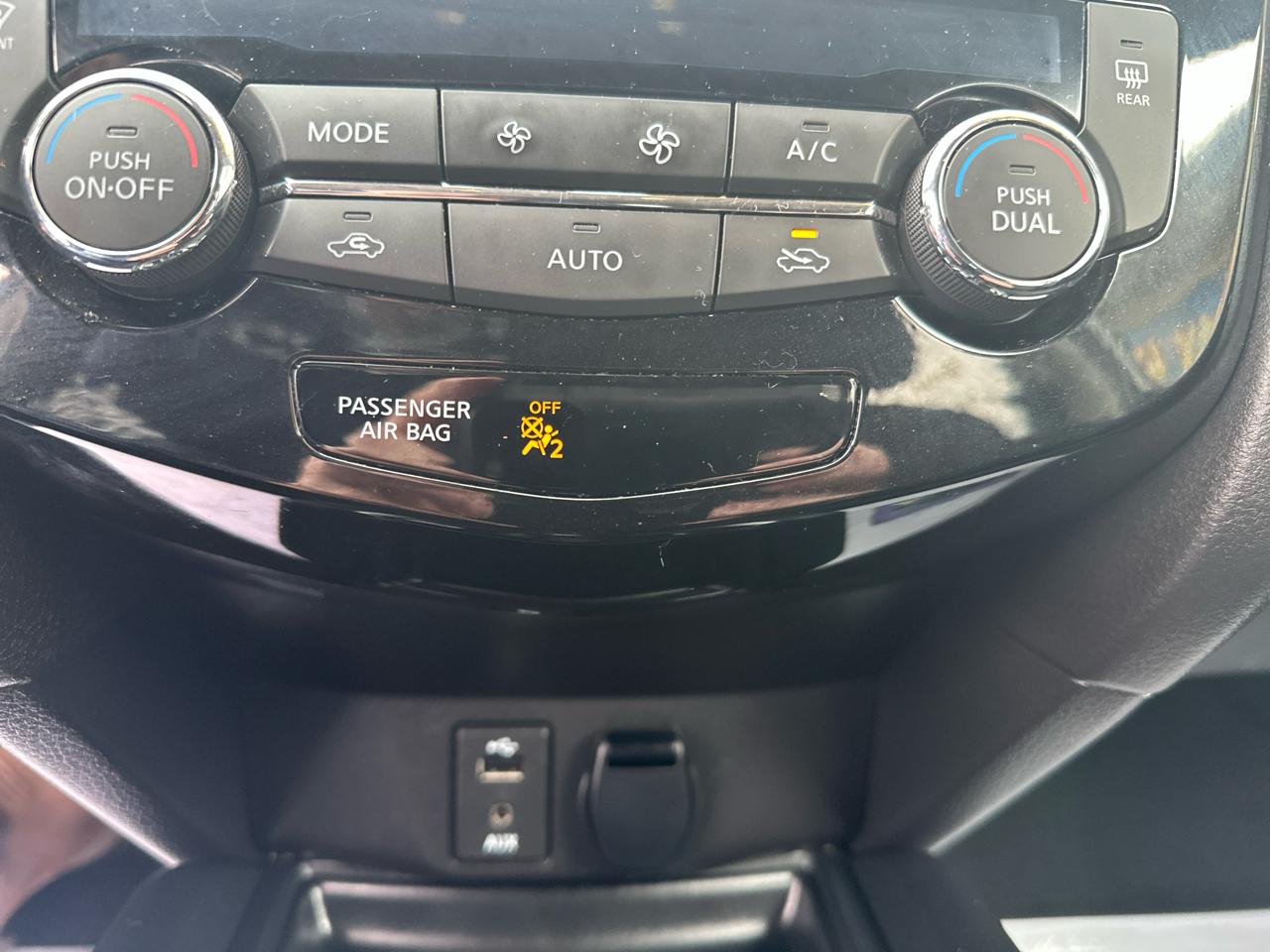 Nissan Rogue AWD 4dr SV 2016