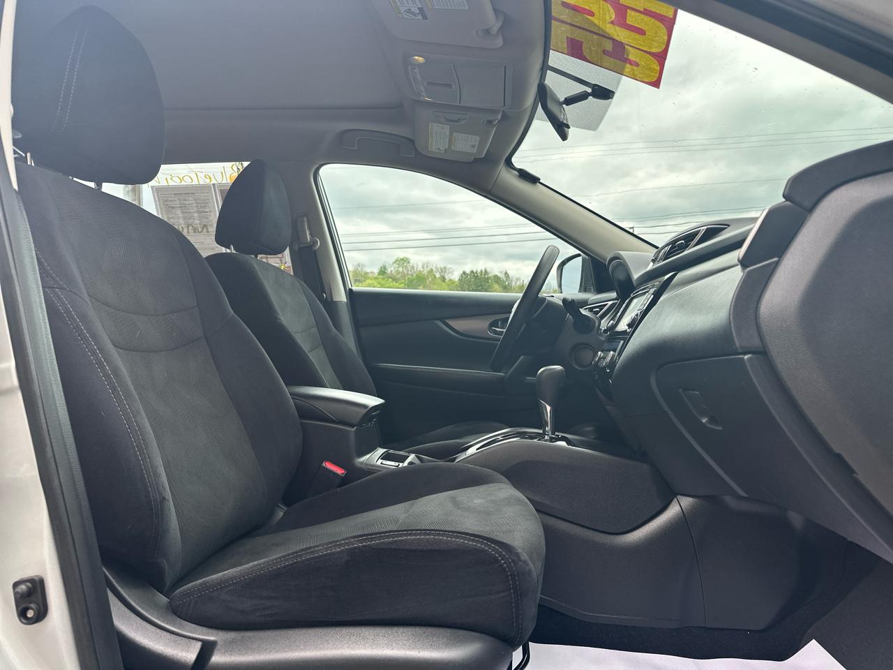 Nissan Rogue AWD 4dr SV 2016