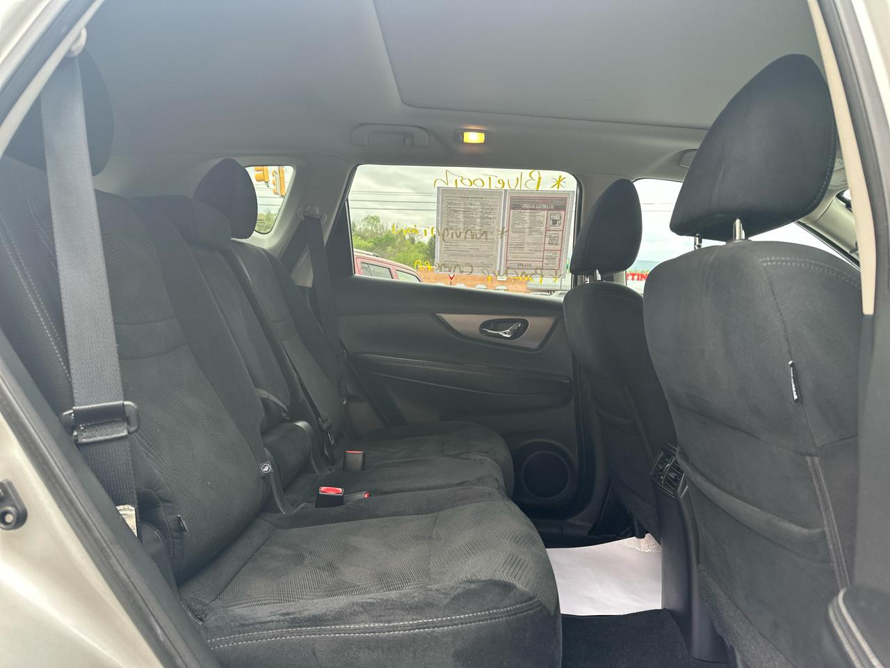 Nissan Rogue AWD 4dr SV 2016