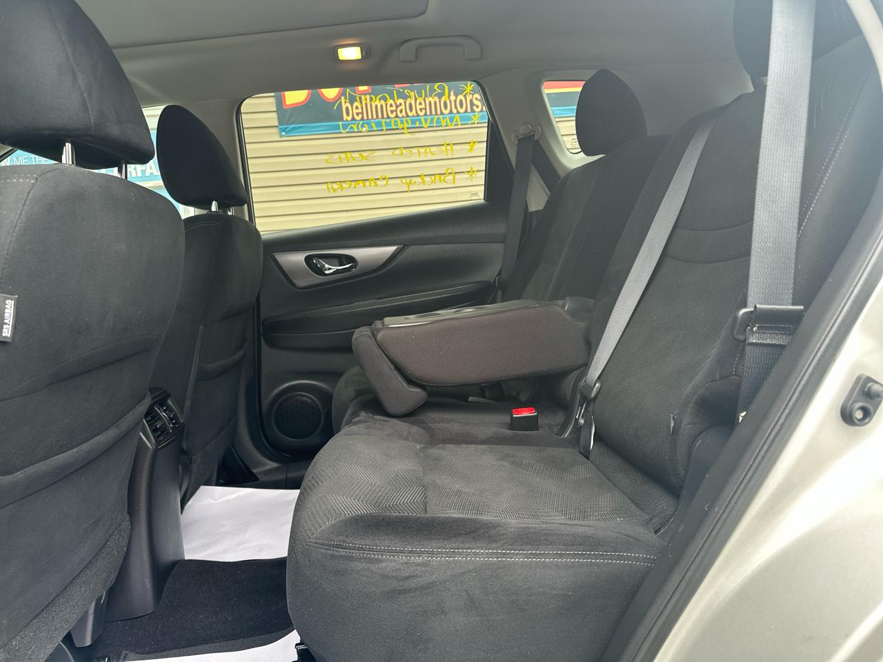 Nissan Rogue AWD 4dr SV 2016