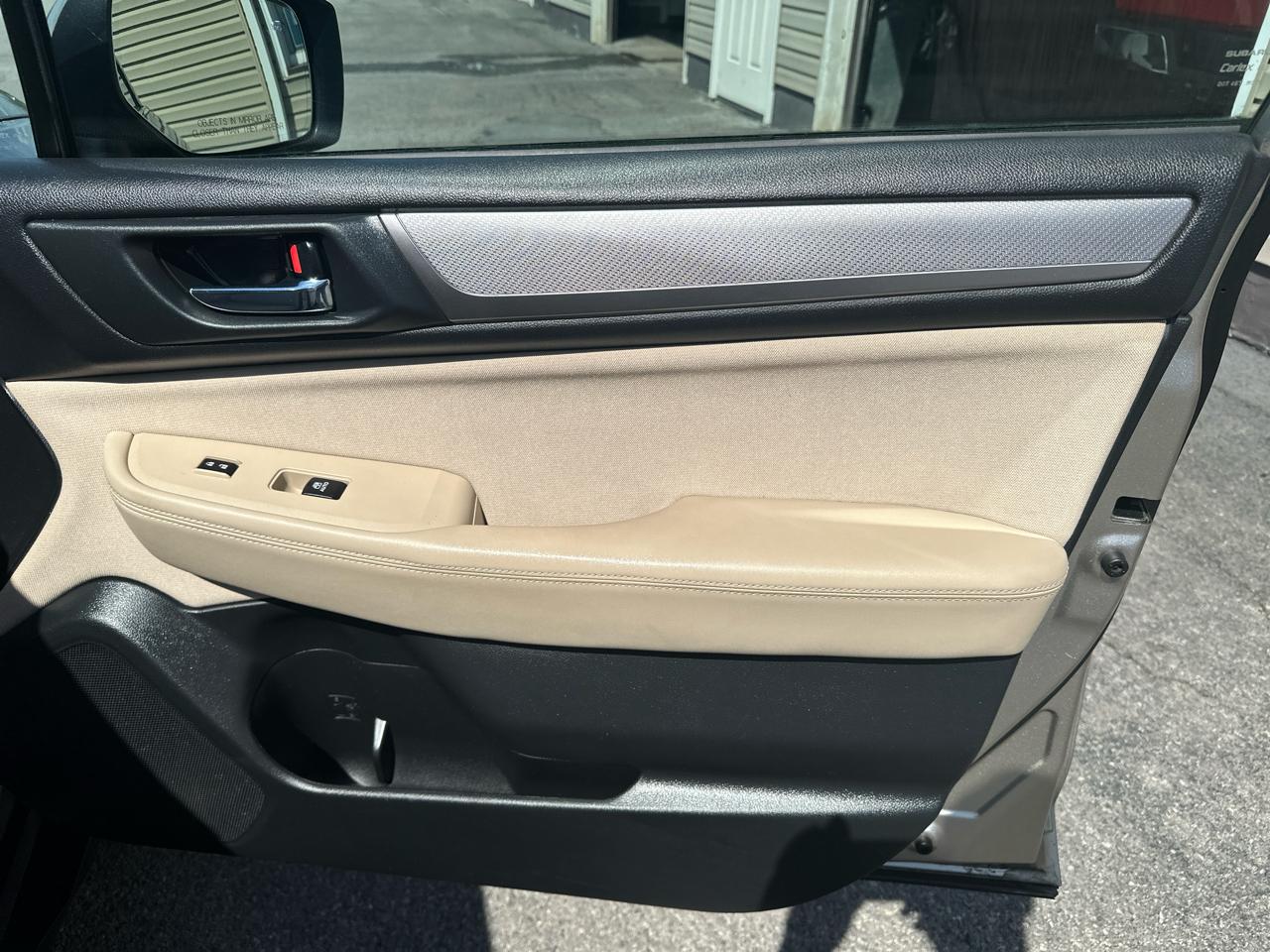 Subaru Outback 4dr Wgn 2.5i Premium PZEV 2015