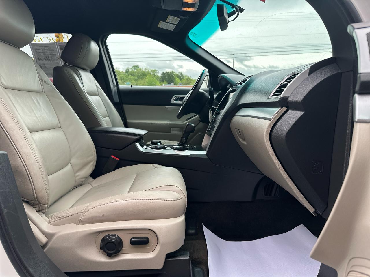 Ford Explorer 4WD 4dr XLT 2014