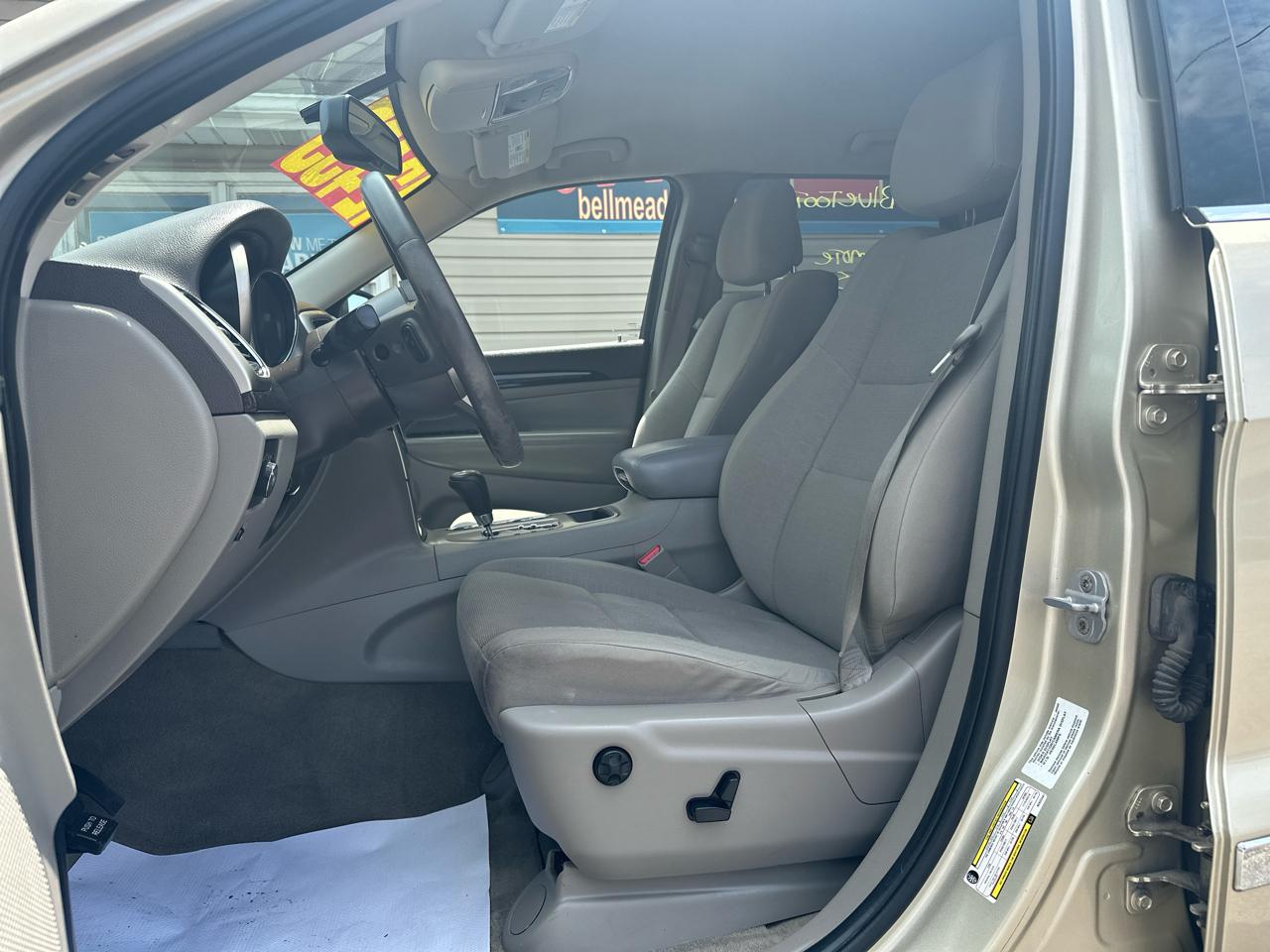 Jeep Grand Cherokee 4WD 4dr Laredo 2011
