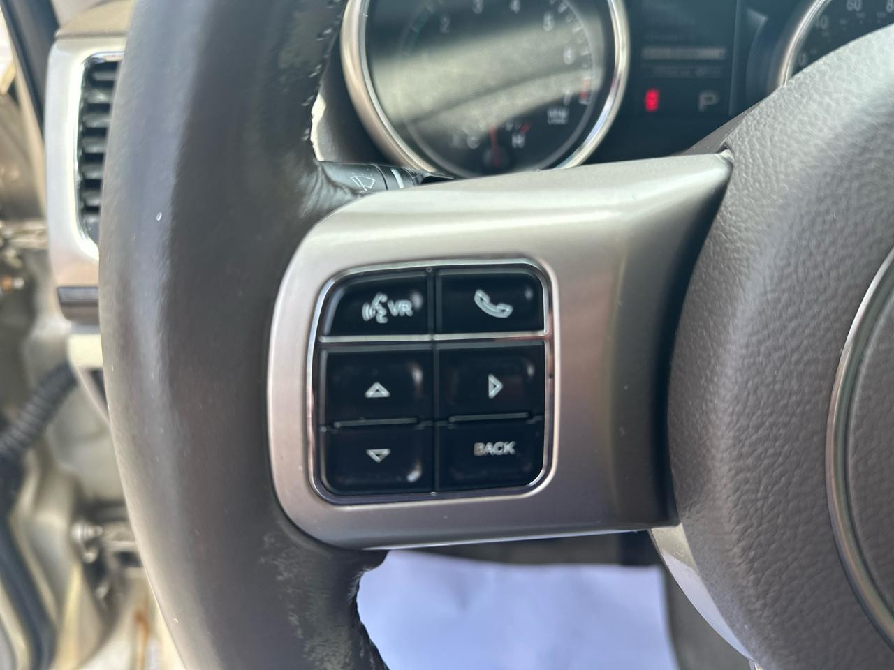 Jeep Grand Cherokee 4WD 4dr Laredo 2011