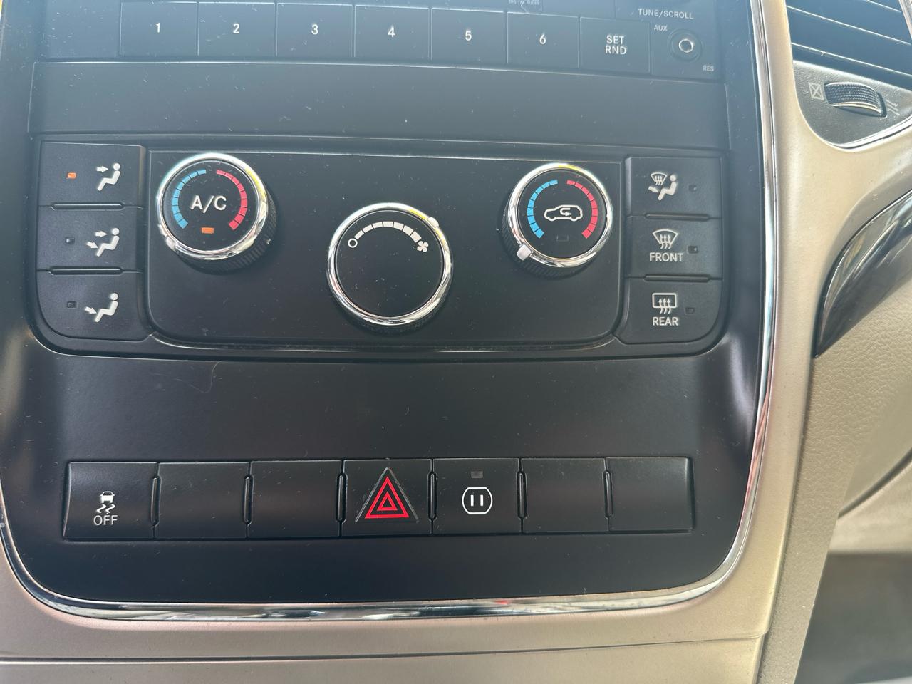 Jeep Grand Cherokee 4WD 4dr Laredo 2011