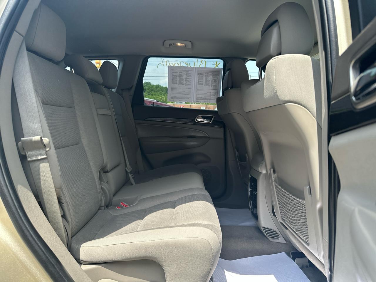 Jeep Grand Cherokee 4WD 4dr Laredo 2011