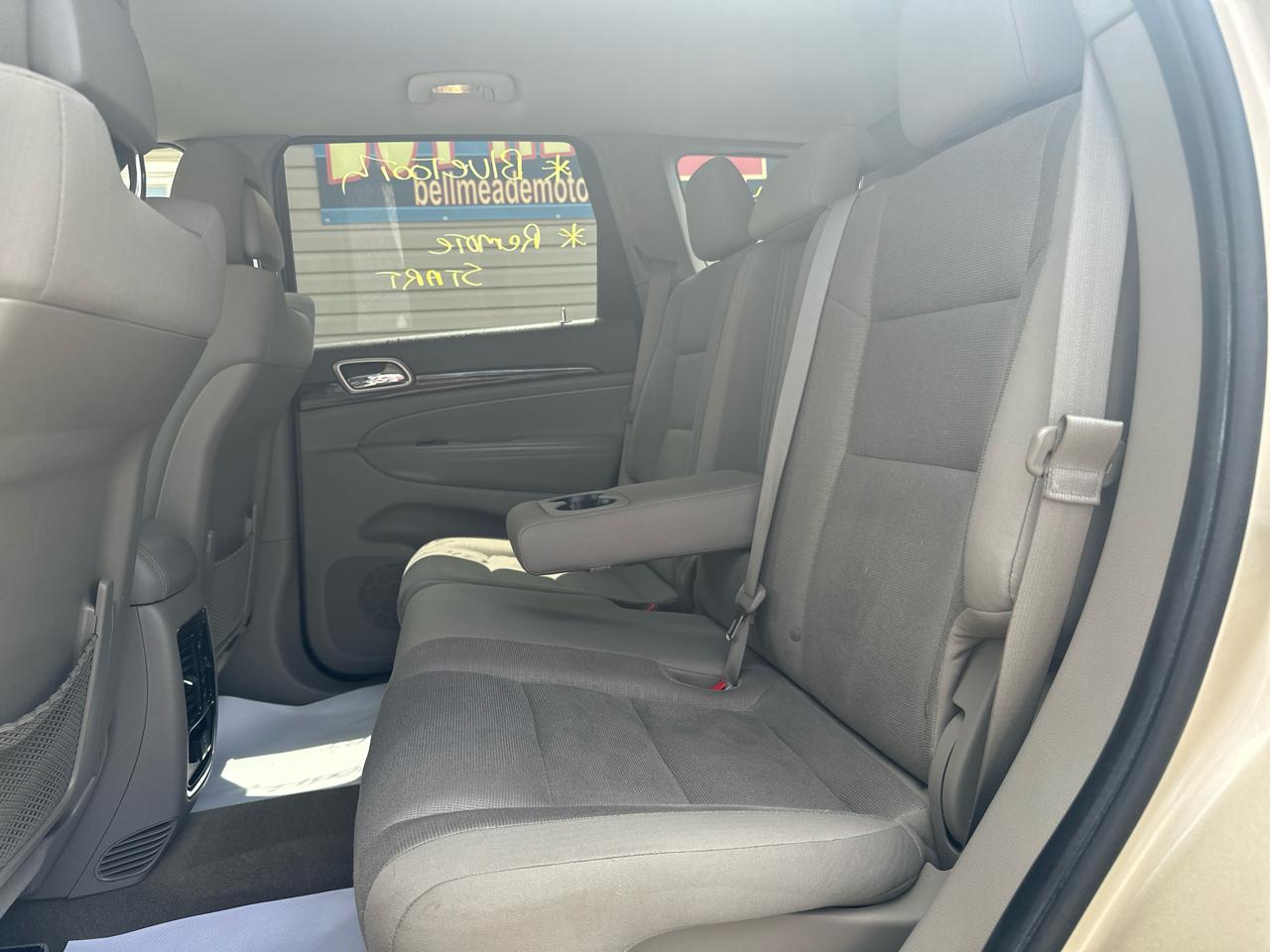 Jeep Grand Cherokee 4WD 4dr Laredo 2011