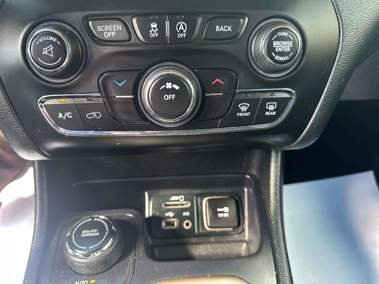 Jeep Cherokee 4WD 4dr Latitude 2015