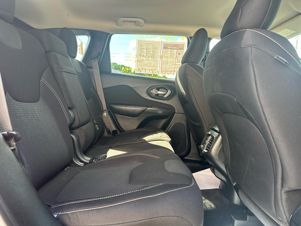 Jeep Cherokee 4WD 4dr Latitude 2015