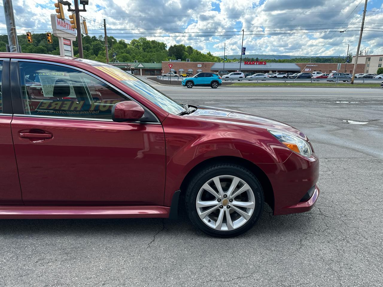 Subaru Legacy 4dr Sdn H4 Auto 2.5i Premium 2013