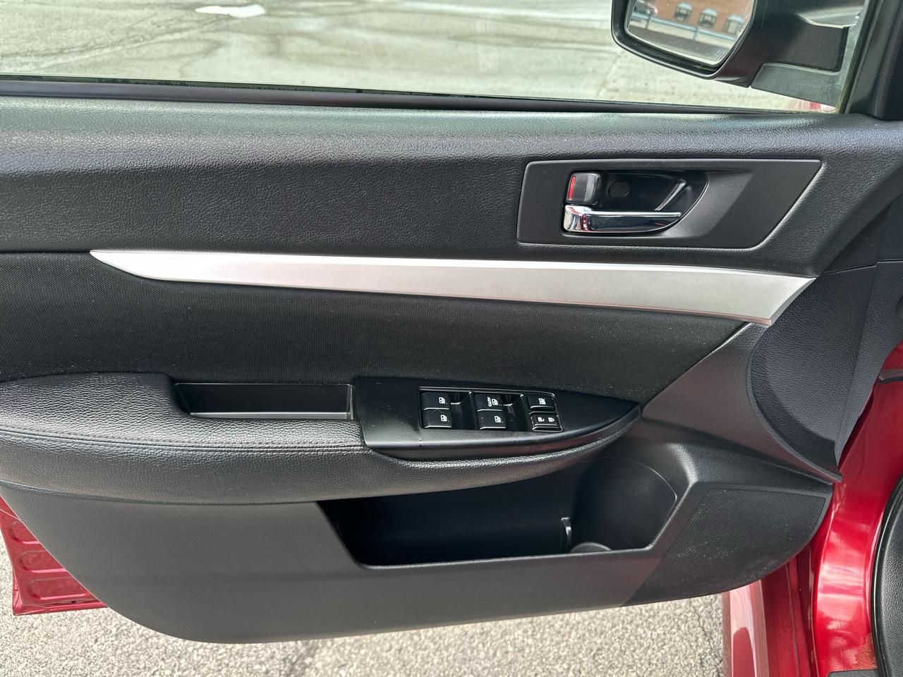 Subaru Legacy 4dr Sdn H4 Auto 2.5i Premium 2013