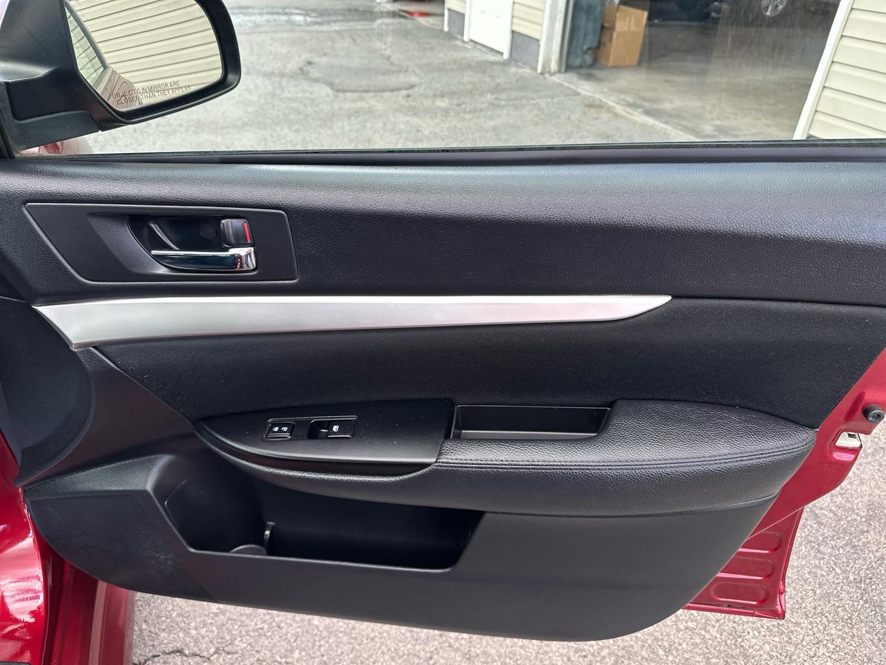 Subaru Legacy 4dr Sdn H4 Auto 2.5i Premium 2013