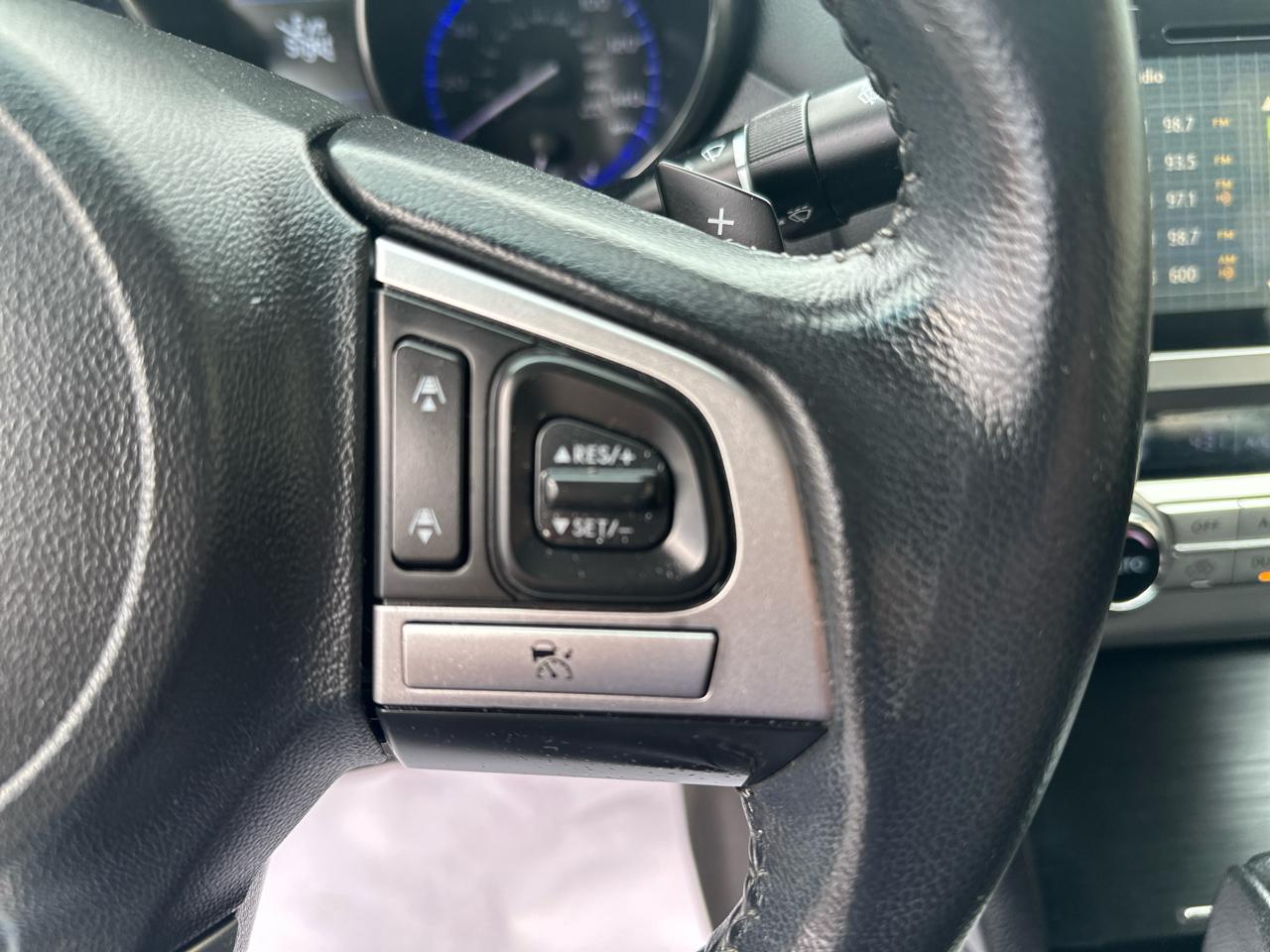 Subaru Legacy 4dr Sdn 2.5i Premium PZEV 2015