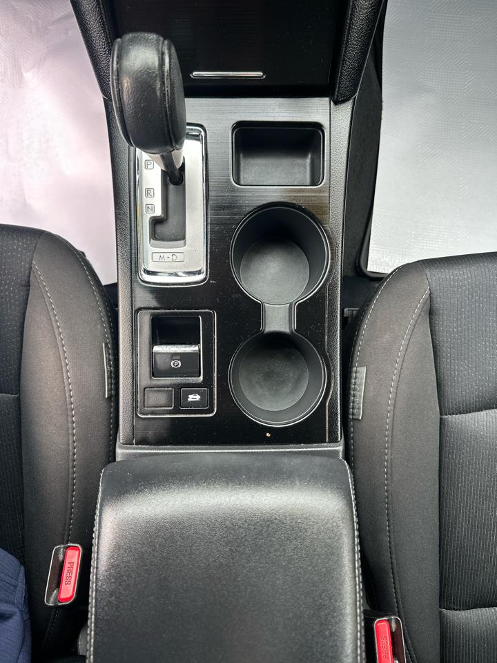 Subaru Legacy 4dr Sdn 2.5i Premium PZEV 2015