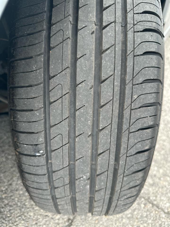 Subaru Legacy 4dr Sdn 2.5i Premium PZEV 2015