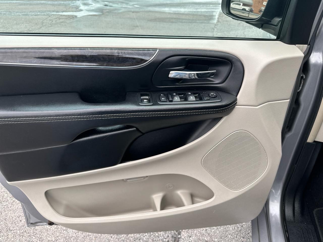 Chrysler Town & Country 4dr Wgn Touring 2015