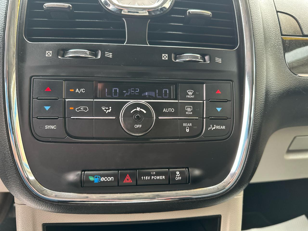 Chrysler Town & Country 4dr Wgn Touring 2015