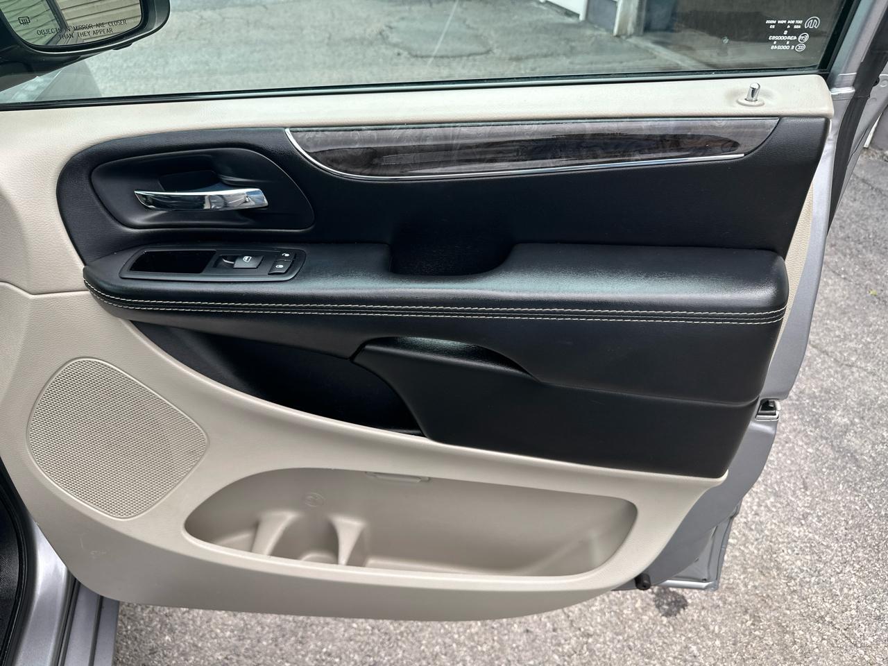 Chrysler Town & Country 4dr Wgn Touring 2015