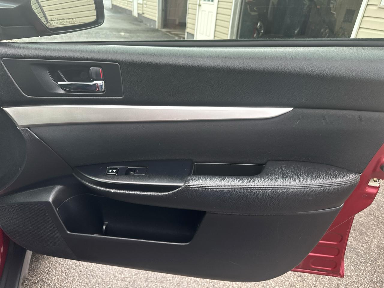Subaru Outback 4dr Wgn H4 Auto 2.5i Premium 2012