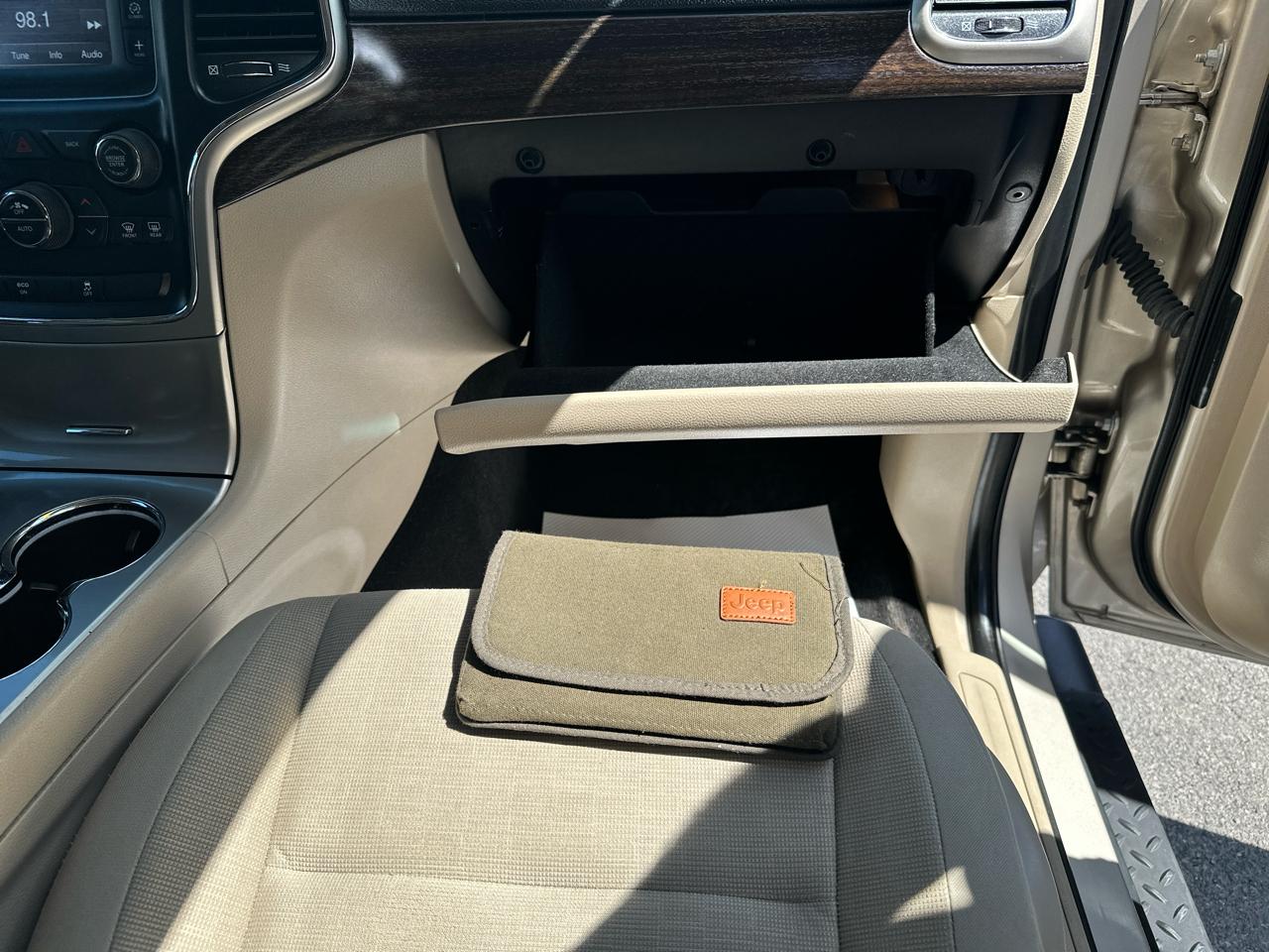 Jeep Grand Cherokee 4WD 4dr Laredo 2014