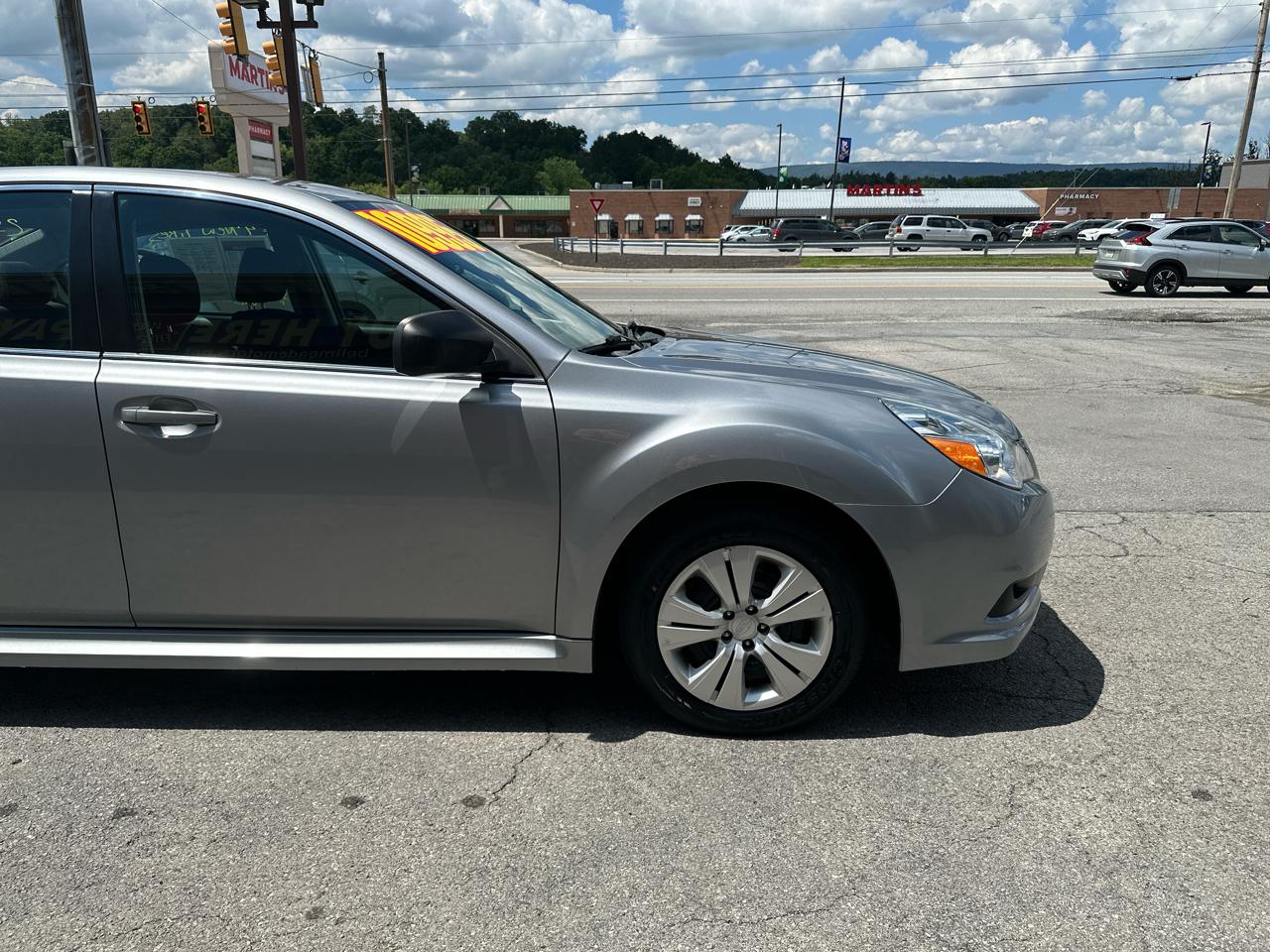 Subaru Legacy 4dr Sdn H4 Auto 2.5i 2011