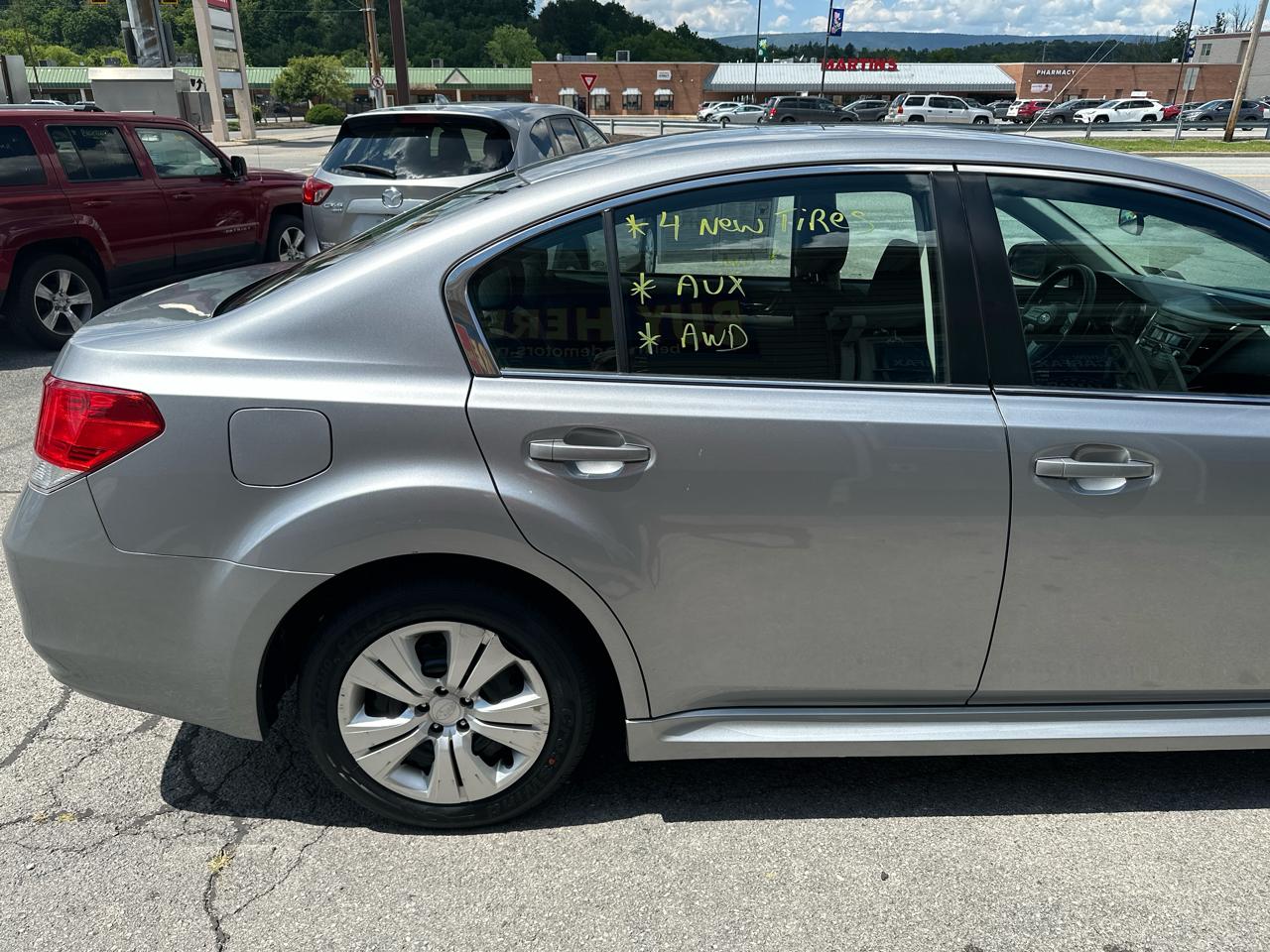 Subaru Legacy 4dr Sdn H4 Auto 2.5i 2011