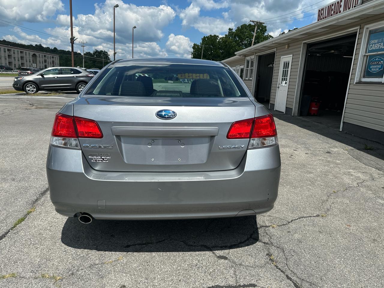 Subaru Legacy 4dr Sdn H4 Auto 2.5i 2011