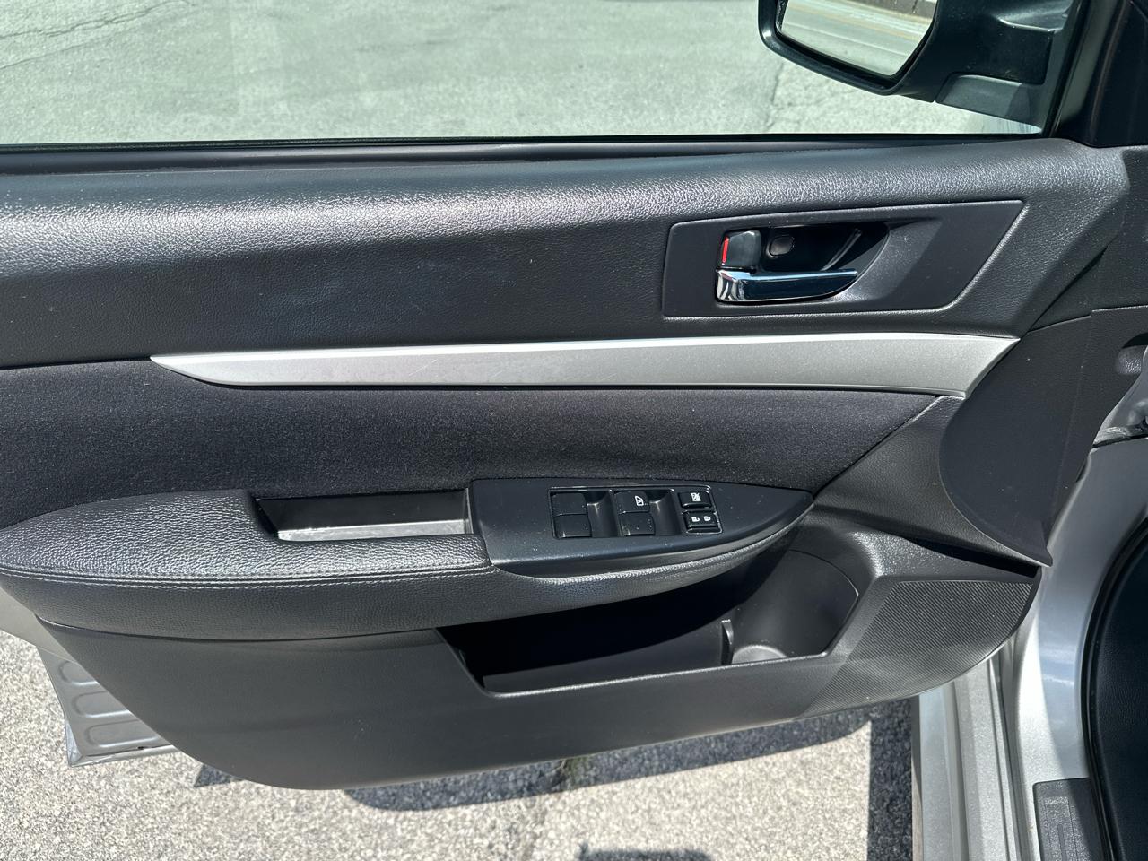 Subaru Legacy 4dr Sdn H4 Auto 2.5i 2011