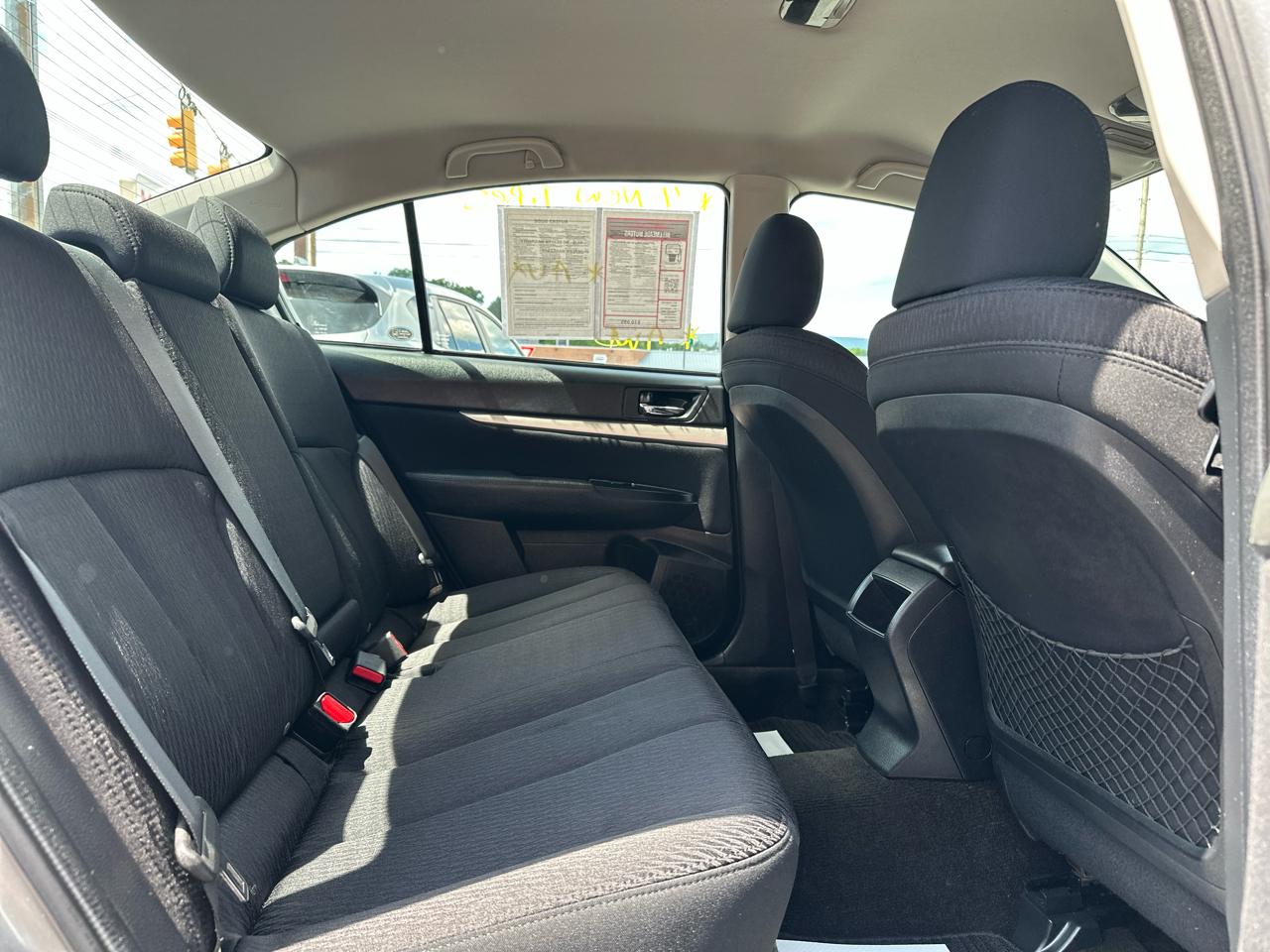 Subaru Legacy 4dr Sdn H4 Auto 2.5i 2011