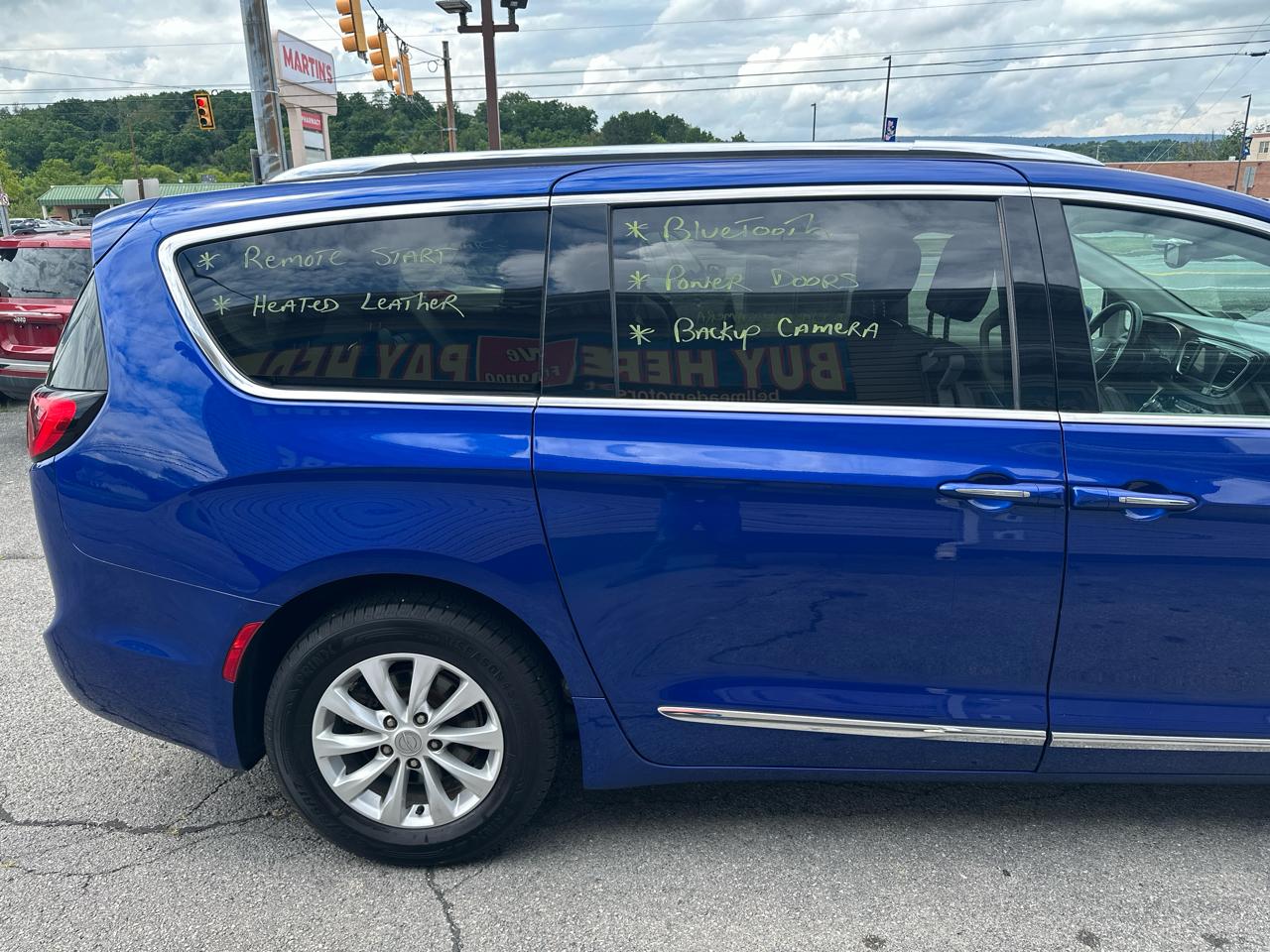 Chrysler Pacifica Touring L FWD 2019