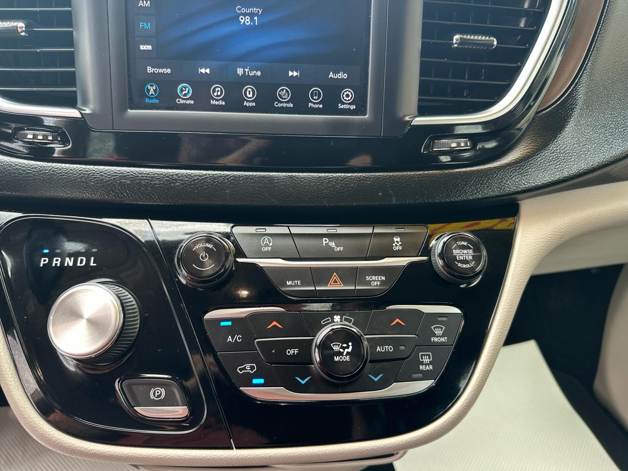 Chrysler Pacifica Touring L FWD 2019