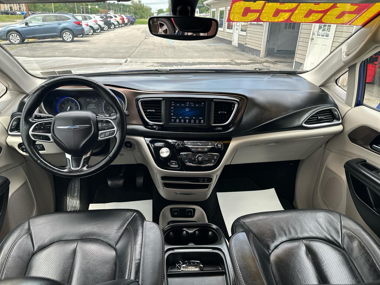 Chrysler Pacifica Touring L FWD 2019