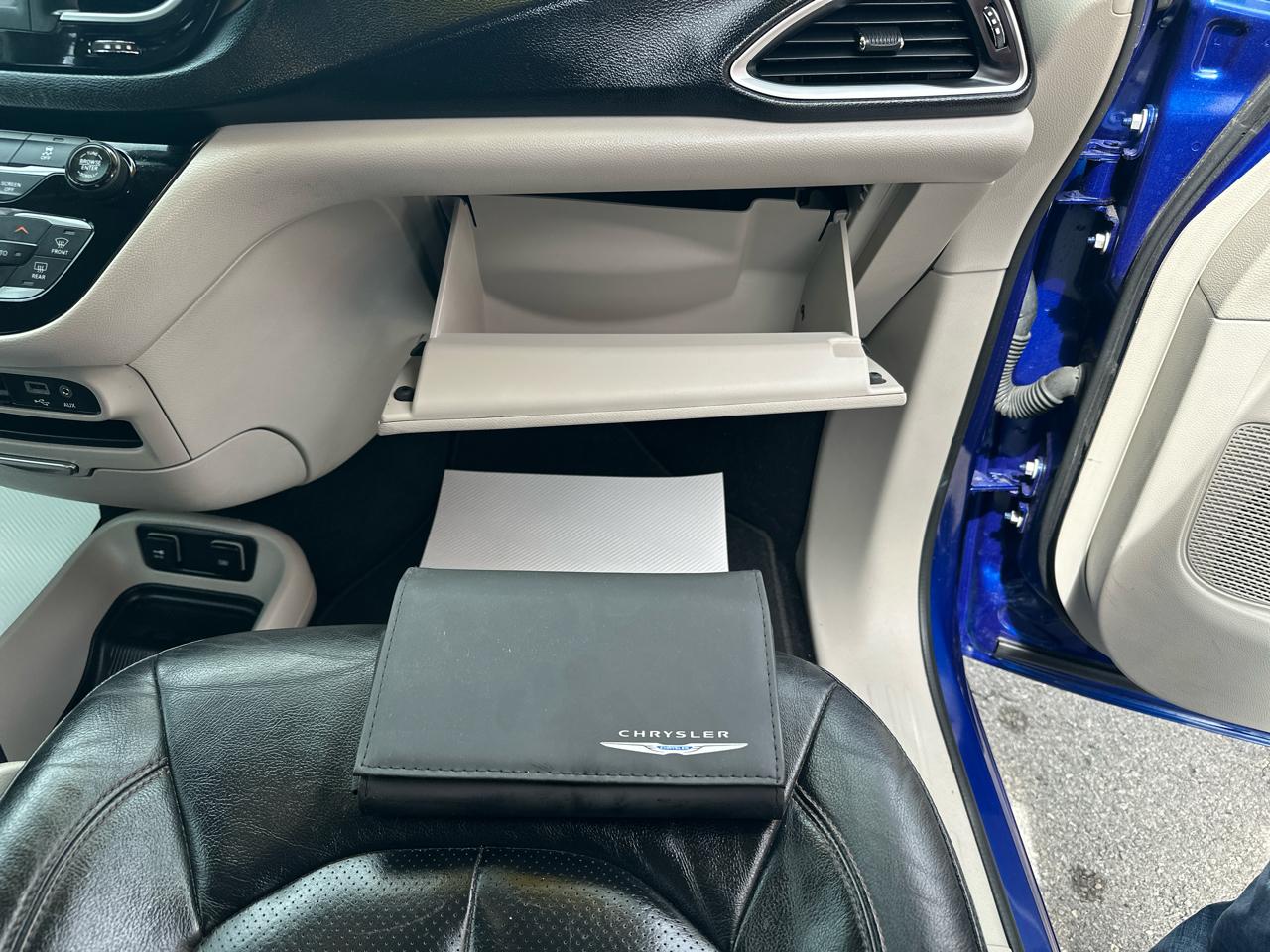 Chrysler Pacifica Touring L FWD 2019