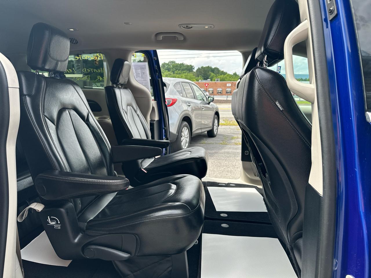 Chrysler Pacifica Touring L FWD 2019