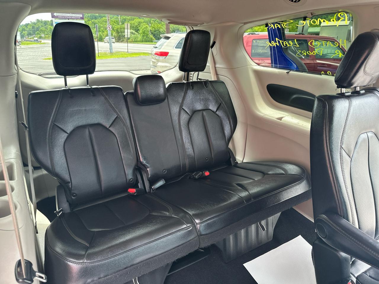 Chrysler Pacifica Touring L FWD 2019