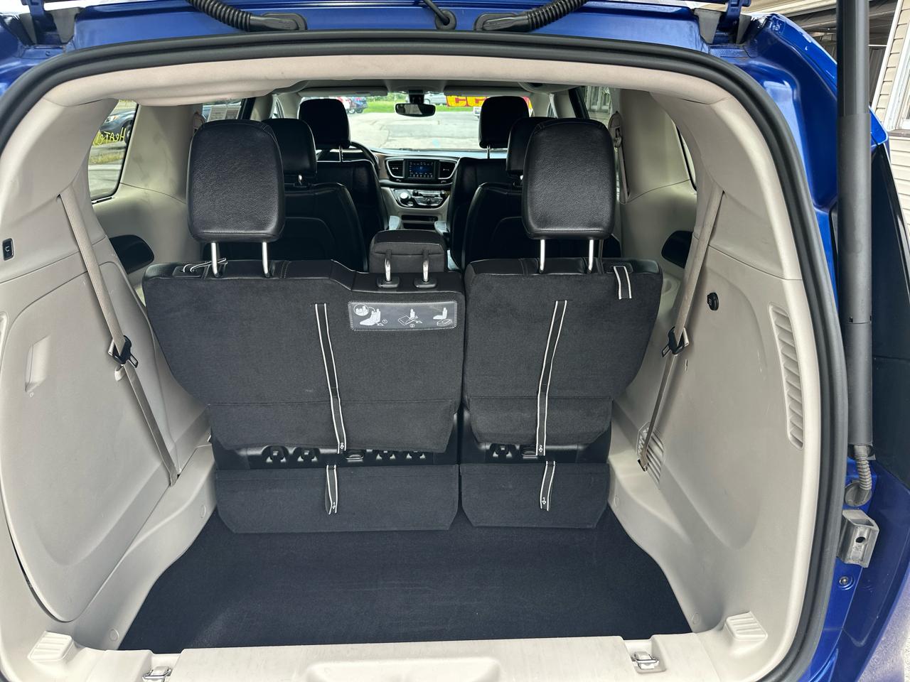 Chrysler Pacifica Touring L FWD 2019