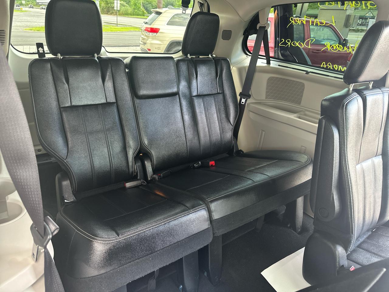 Chrysler Town & Country 4dr Wgn Touring 2016