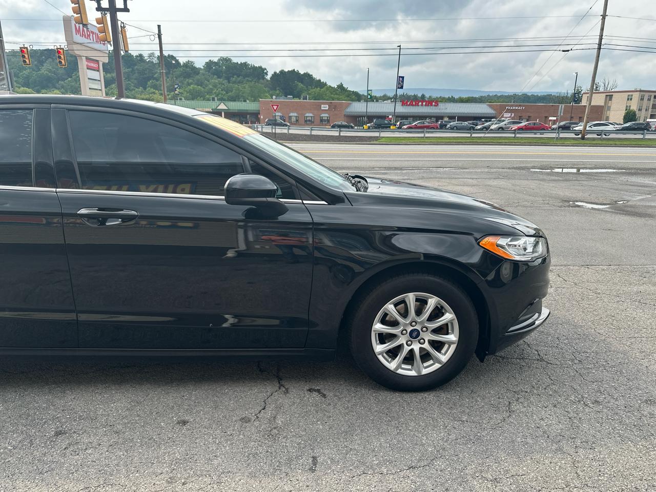 Ford Fusion S FWD 2017