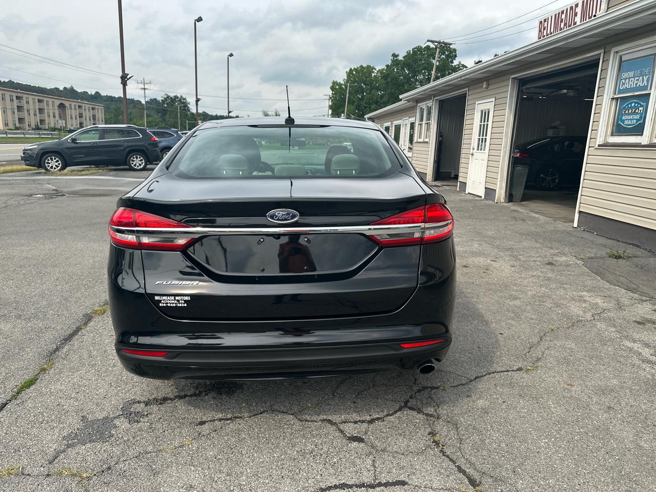 Ford Fusion S FWD 2017