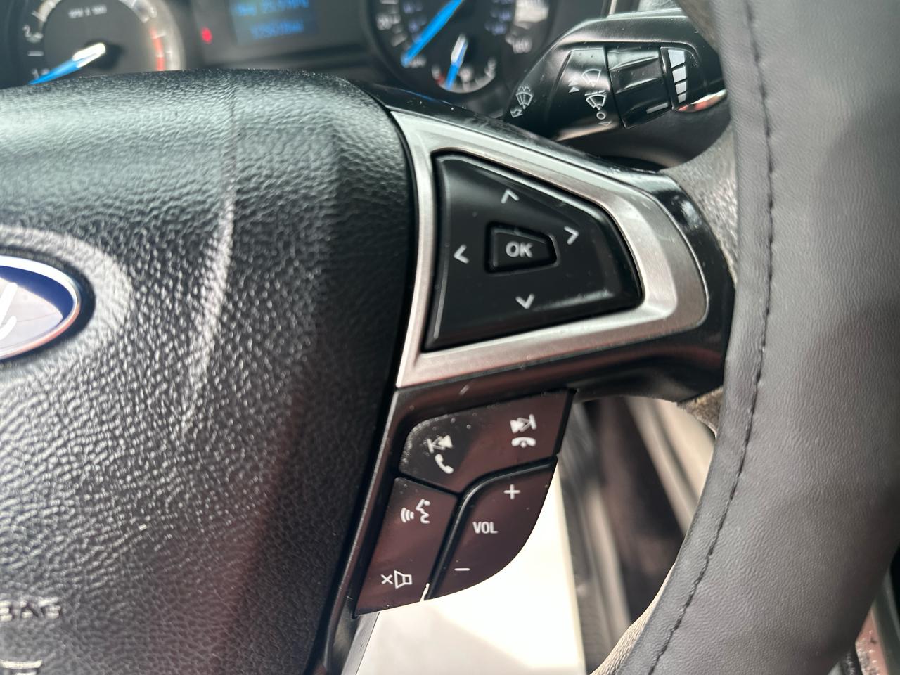 Ford Fusion S FWD 2017